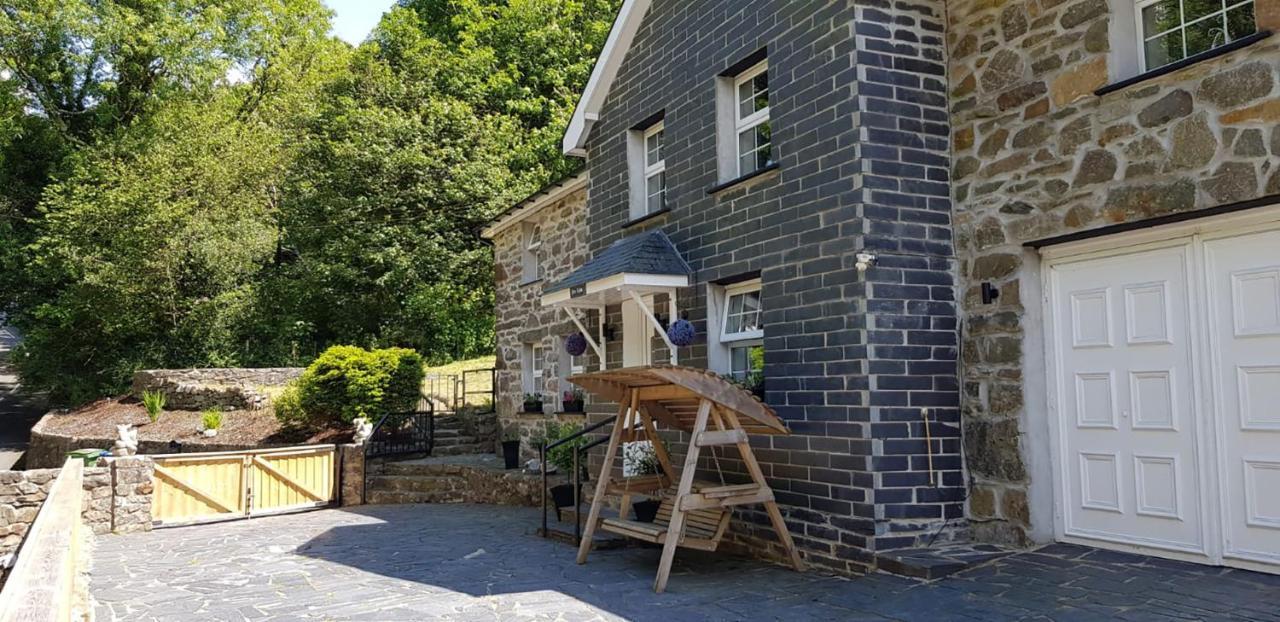 Дом отдыха Hilltop Cottage/ Penrhiw