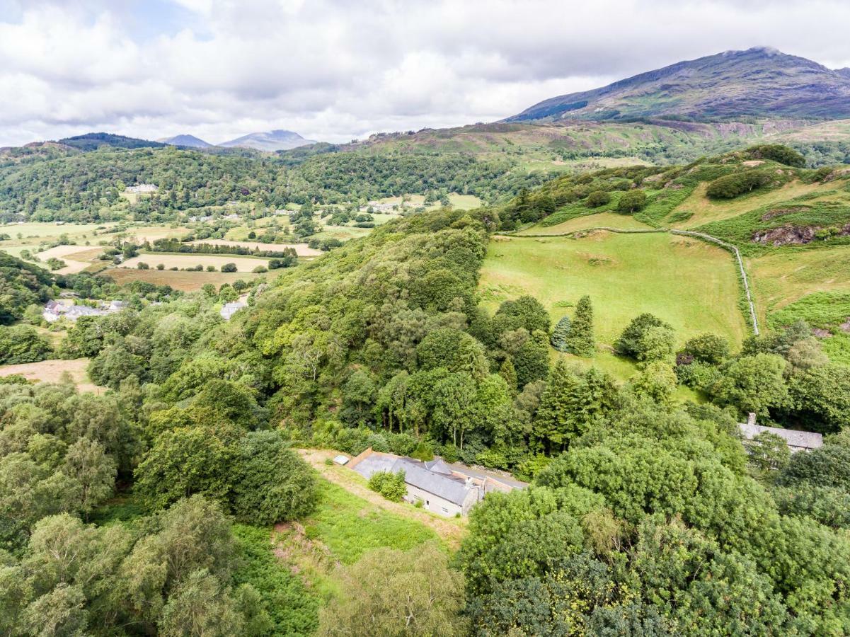 Hilltop Cottage/ Penrhiw *